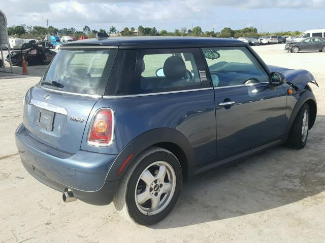 WMWMF33529TW75396 - 2009 MINI COOPER BLUE photo 4