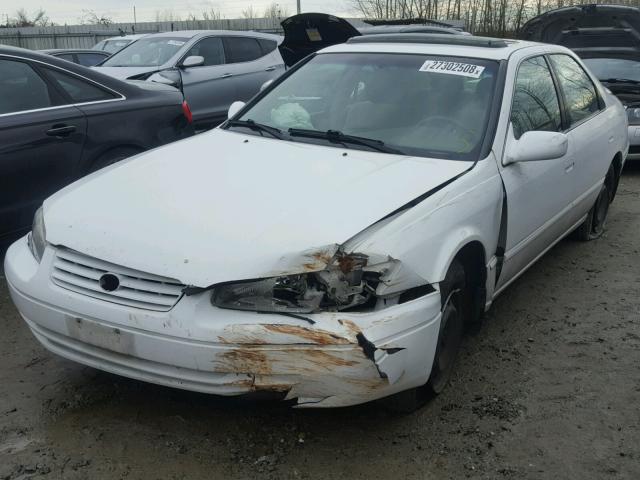 JT2BF22K1V0081446 - 1997 TOYOTA CAMRY LE WHITE photo 2