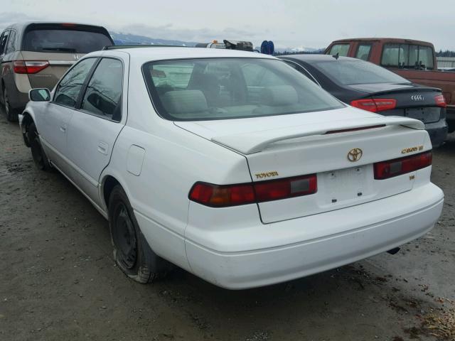 JT2BF22K1V0081446 - 1997 TOYOTA CAMRY LE WHITE photo 3