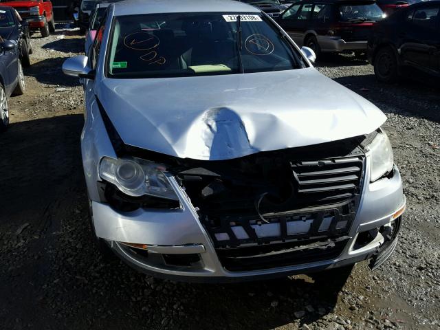 WVWJK73C48P122621 - 2008 VOLKSWAGEN PASSAT TUR SILVER photo 9