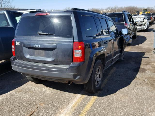 1C4NJPBA1ED645709 - 2014 JEEP PATRIOT SP GRAY photo 4