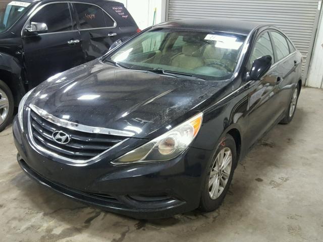 5NPEB4AC8CH445321 - 2012 HYUNDAI SONATA GLS BLACK photo 2