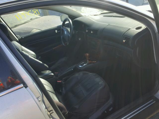 WVWYH63B83E156936 - 2003 VOLKSWAGEN PASSAT GLX 银色 照片 5