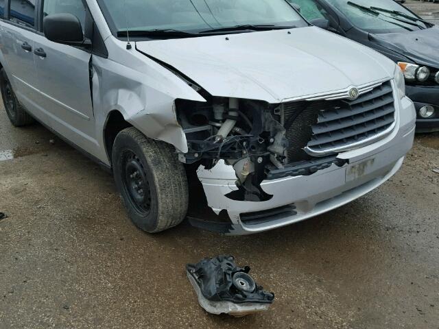 2A8HR44H28R829615 - 2008 CHRYSLER TOWN & COU SILVER photo 9