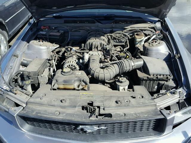 1ZVFT80N865250557 - 2006 FORD MUSTANG GRAY photo 7