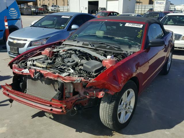 1ZVBP8EMXD5237017 - 2013 FORD MUSTANG RED photo 2