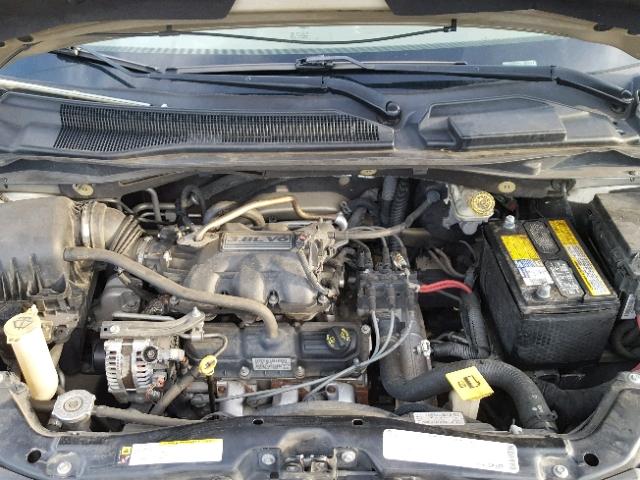 2V4RW3D18AR178830 - 2010 VOLKSWAGEN ROUTAN SE GOLD photo 7