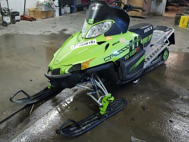 4UF11SNWXBT108503 - 2011 ARCC SNOWMOBILE GREEN photo 2