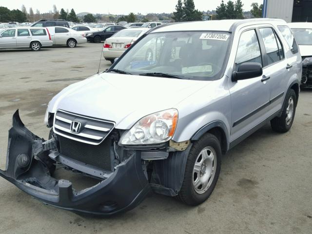 JHLRD68515C005022 - 2005 HONDA CR-V LX SILVER photo 2