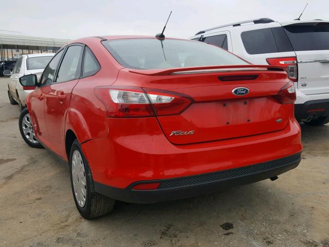 1FAHP3F20CL182591 - 2012 FORD FOCUS SE RED photo 3