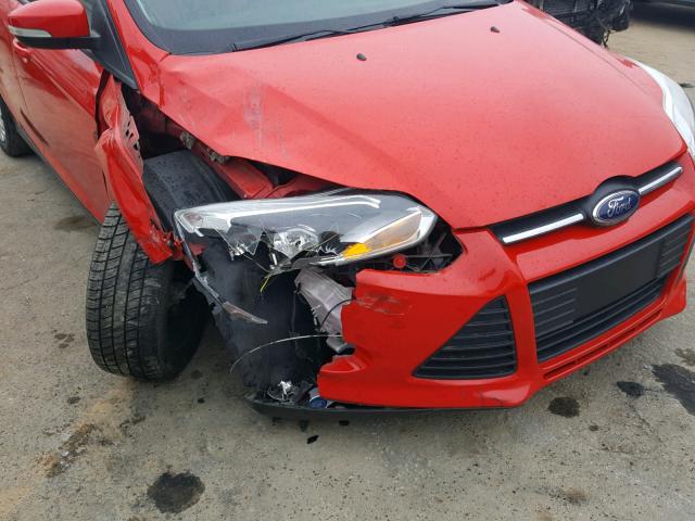 1FAHP3F20CL182591 - 2012 FORD FOCUS SE RED photo 9