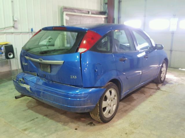 3FAFP37392R192146 - 2002 FORD FOCUS ZX5 BLUE photo 4