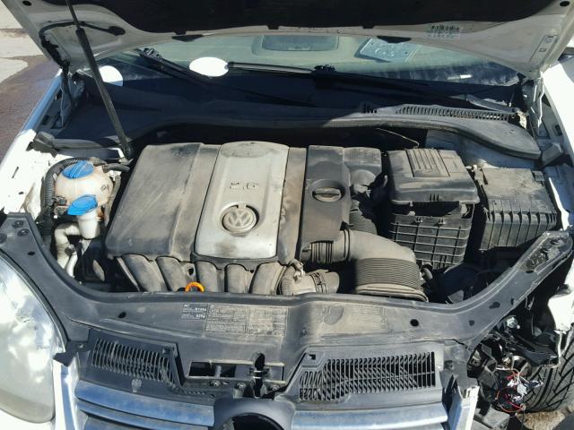 3VWRF71K15M631825 - 2005 VOLKSWAGEN NEW JETTA WHITE photo 7