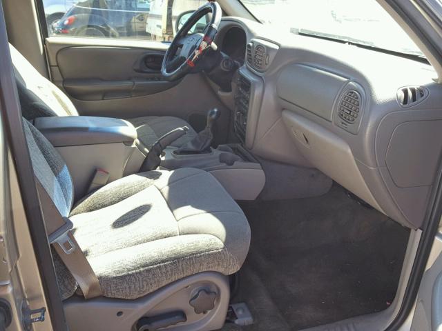 1GNDS13S222502912 - 2002 CHEVROLET TRAILBLAZE GRAY photo 5