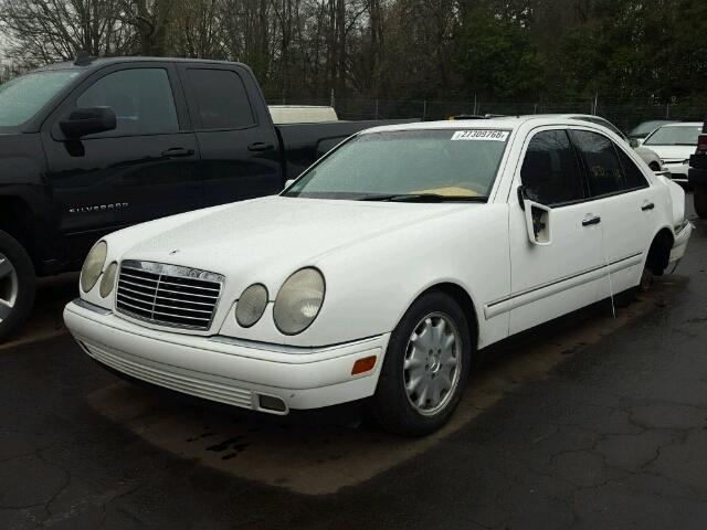 WDBJF65H9XA813067 - 1999 MERCEDES-BENZ E 320 WHITE photo 2