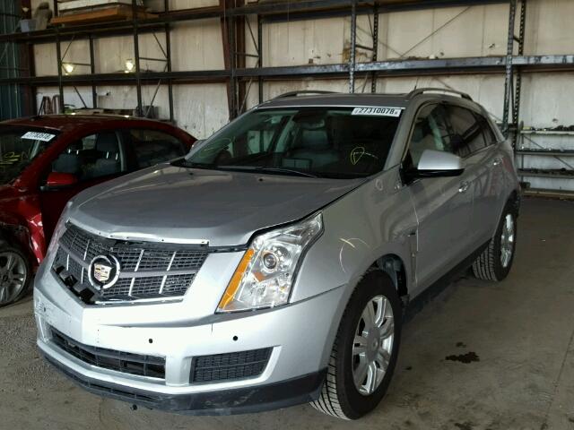 3GYFNAEY0BS675983 - 2011 CADILLAC SRX LUXURY SILVER photo 2