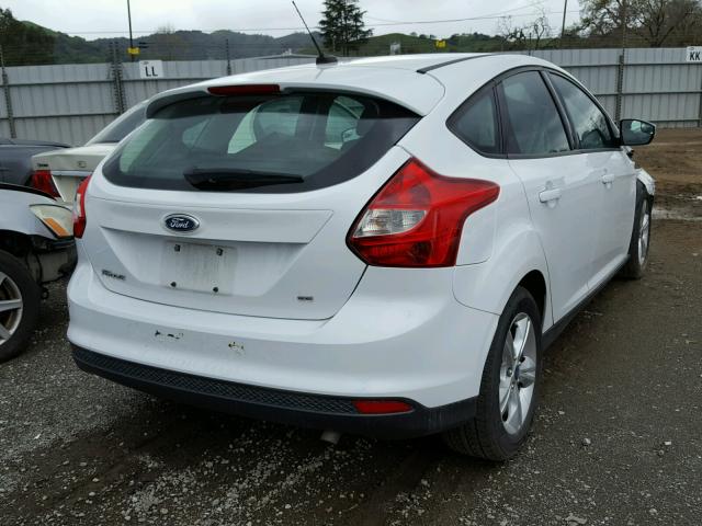 1FADP3K27DL353309 - 2013 FORD FOCUS SE WHITE photo 4