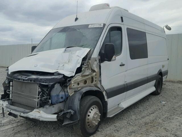 WD3PF4CC2A5460737 - 2010 MERCEDES-BENZ SPRINTER 3 WHITE photo 2