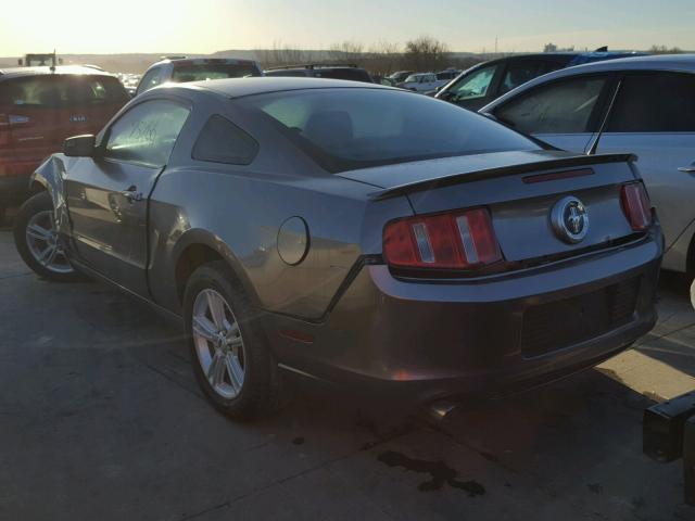 1ZVBP8AM3C5278271 - 2012 FORD MUSTANG GRAY photo 3