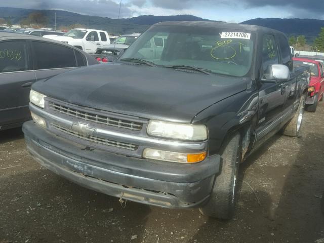 2GCEC19V021429230 - 2002 CHEVROLET SILVERADO BLACK photo 2