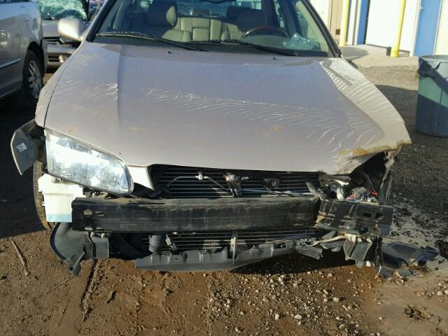 JT2BF22K610324825 - 2001 TOYOTA CAMRY CE GOLD photo 9