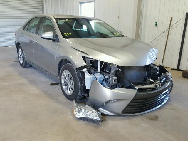 4T1BF1FK4FU108236 - 2015 TOYOTA CAMRY LE SILVER photo 1