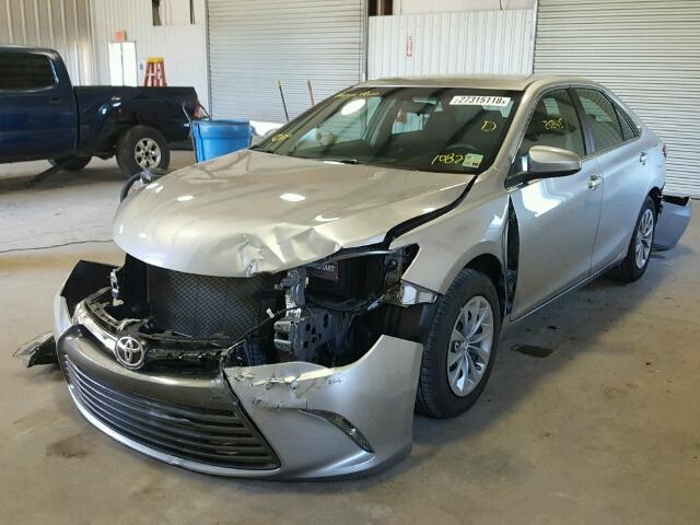 4T1BF1FK4FU108236 - 2015 TOYOTA CAMRY LE SILVER photo 2