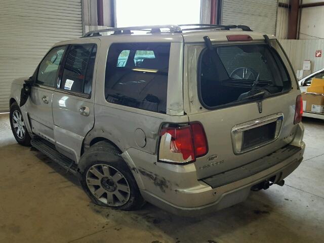 5LMFU27R04LJ12986 - 2004 LINCOLN NAVIGATOR SILVER photo 3