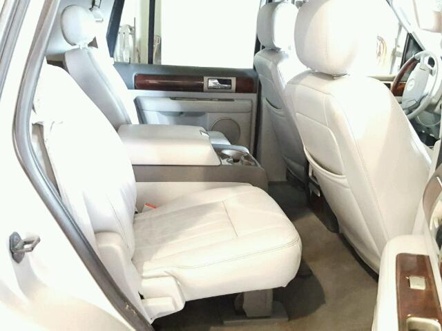 5LMFU27R04LJ12986 - 2004 LINCOLN NAVIGATOR SILVER photo 6