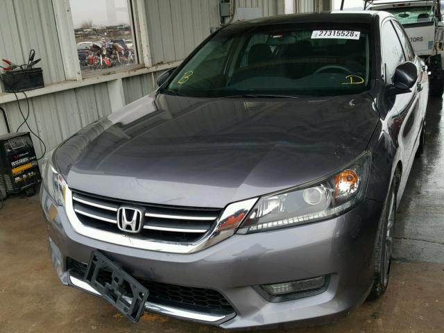 1HGCR2E55FA078409 - 2015 HONDA ACCORD SPO GRAY photo 2