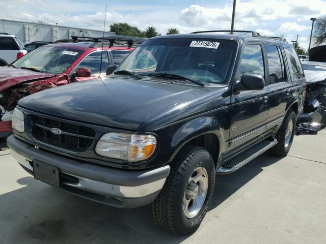 1FMZU34E5WZC06336 - 1998 FORD EXPLORER BLACK photo 2