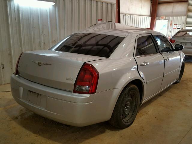 2C3KA43R96H316352 - 2006 CHRYSLER 300 SILVER photo 4