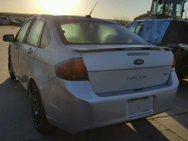 1FAHP3GN7AW273037 - 2010 FORD FOCUS SES SILVER photo 3