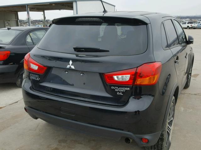 JA4AP3AW9GZ028044 - 2016 MITSUBISHI OUTLANDER BLACK photo 4