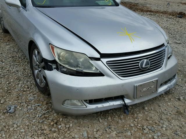 JTHGL46F575015775 - 2007 LEXUS LS 460L SILVER photo 9