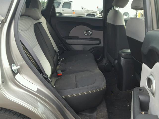 KNDJP3A58F7173311 - 2015 KIA SOUL + GRAY photo 6