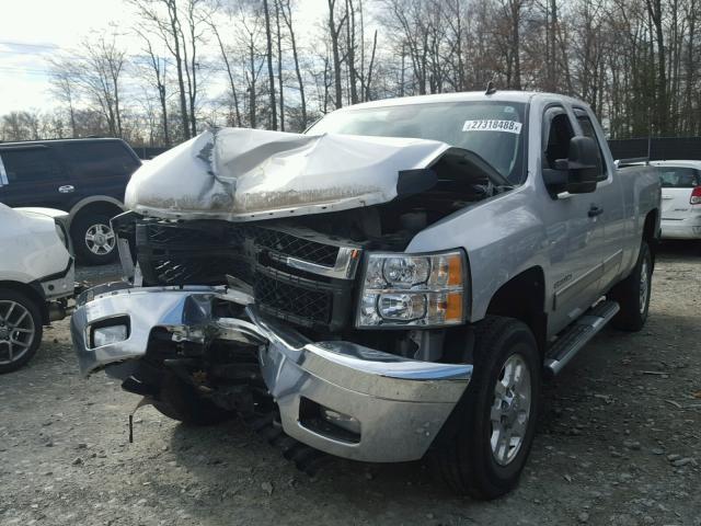 1GC2KXEG7BZ299020 - 2011 CHEVROLET SILVERADO SILVER photo 2