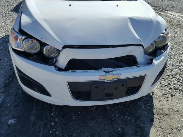 1G1JA6SH7F4114241 - 2015 CHEVROLET SONIC LS 白色 照片 9