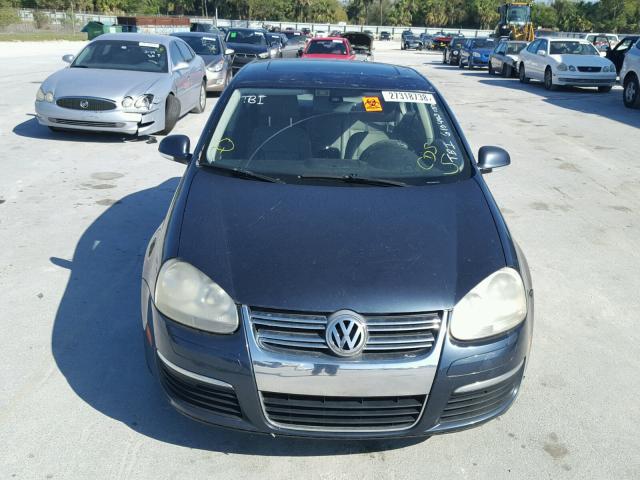 3VWSF71KX5M610442 - 2005 VOLKSWAGEN NEW JETTA BLUE photo 9