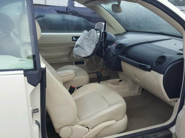3VWRF31Y96M317998 - 2006 VOLKSWAGEN NEW BEETLE 米色 照片 5