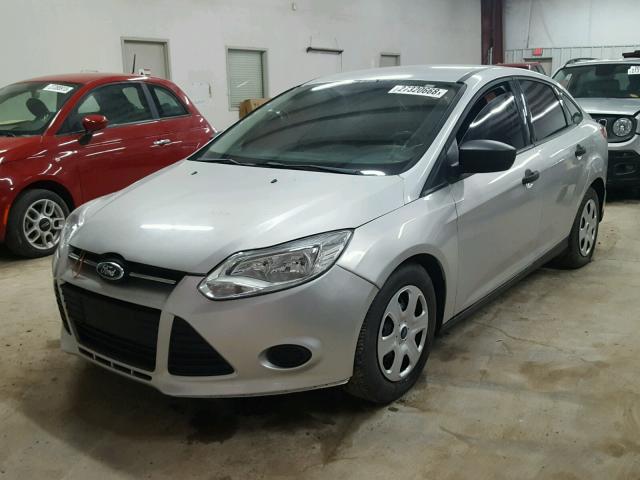 1FAHP3E20CL250017 - 2012 FORD FOCUS S SILVER photo 2