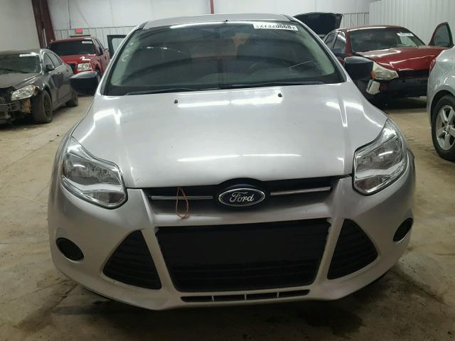 1FAHP3E20CL250017 - 2012 FORD FOCUS S SILVER photo 9