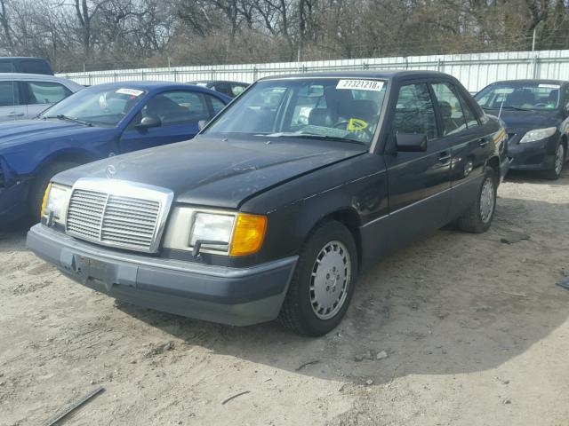 WDBEB28D1LB295359 - 1990 MERCEDES-BENZ 300 D GRAY photo 2