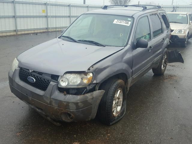 1FMCU03187KA90272 - 2007 FORD ESCAPE XLT GRAY photo 2