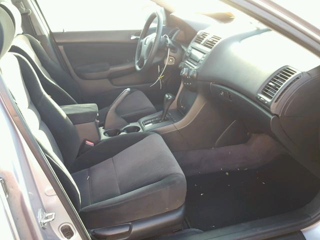 1HGCM56405A048349 - 2005 HONDA ACCORD LX SILVER photo 5