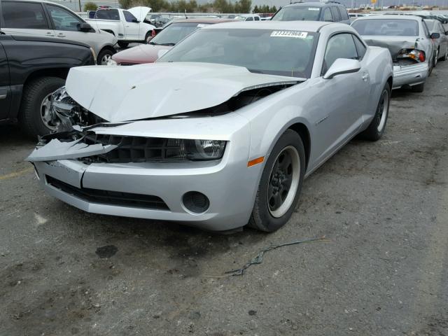 2G1FA1E36D9126898 - 2013 CHEVROLET CAMARO LS SILVER photo 2