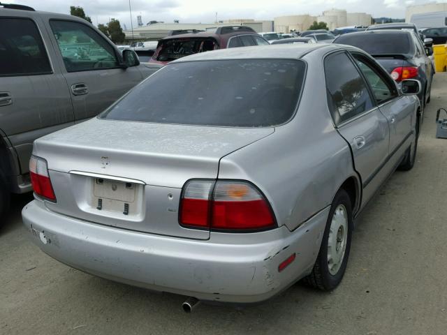 1HGCD563XTA293678 - 1996 HONDA ACCORD LX SILVER photo 4