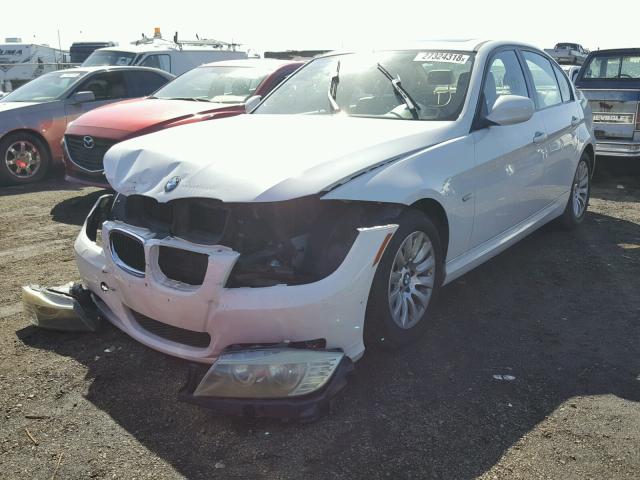 WBAPH57509NM34082 - 2009 BMW 328 I SULE WHITE photo 2