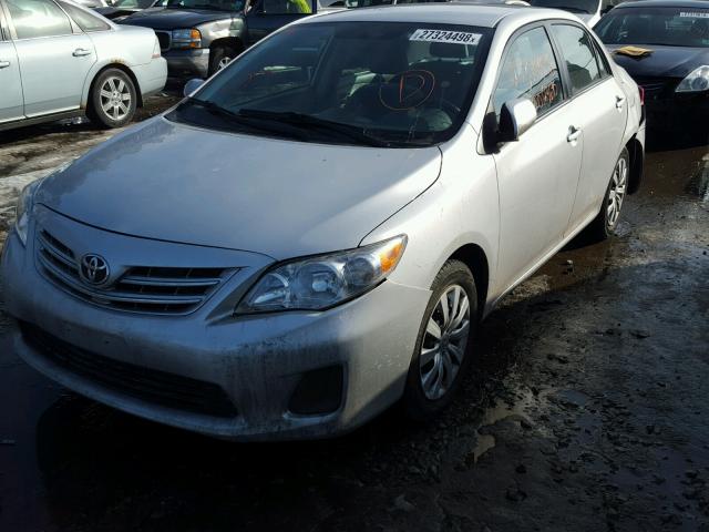 2T1BU4EE9DC013396 - 2013 TOYOTA COROLLA BA SILVER photo 2