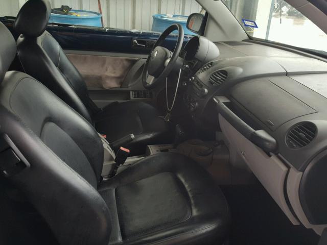 3VWCD21Y03M319916 - 2003 VOLKSWAGEN NEW BEETLE 蓝色 照片 5